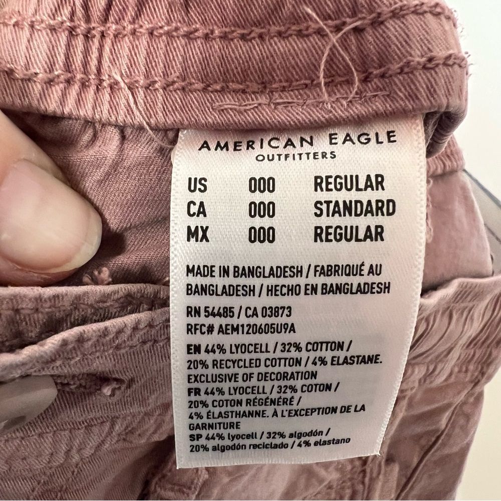 Nwt American Eagle Baggy Jogger Stretch Cargo Size 000 REGULAR
HIGH RISE - Picture 6 of 15